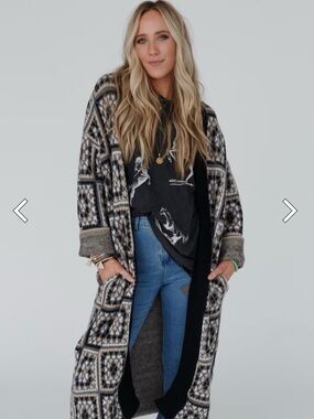 DAVI & DANI Black and Cream Granny Square Cardigan Sweater